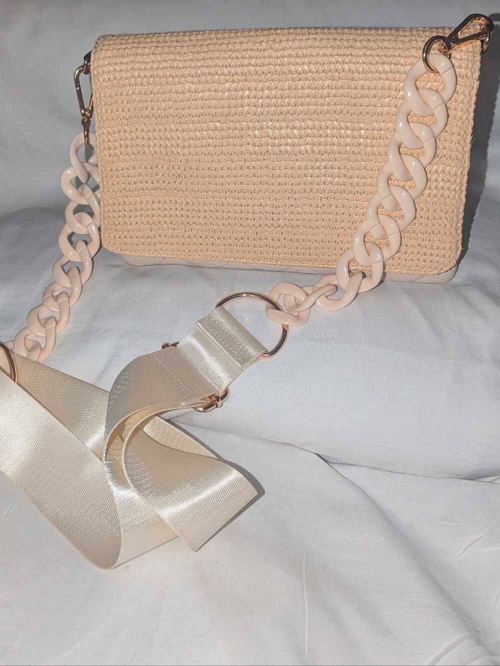 HAUTE SHORE Lexi Drift Beige Raffia Crossbody with Chunky Chain Strap
